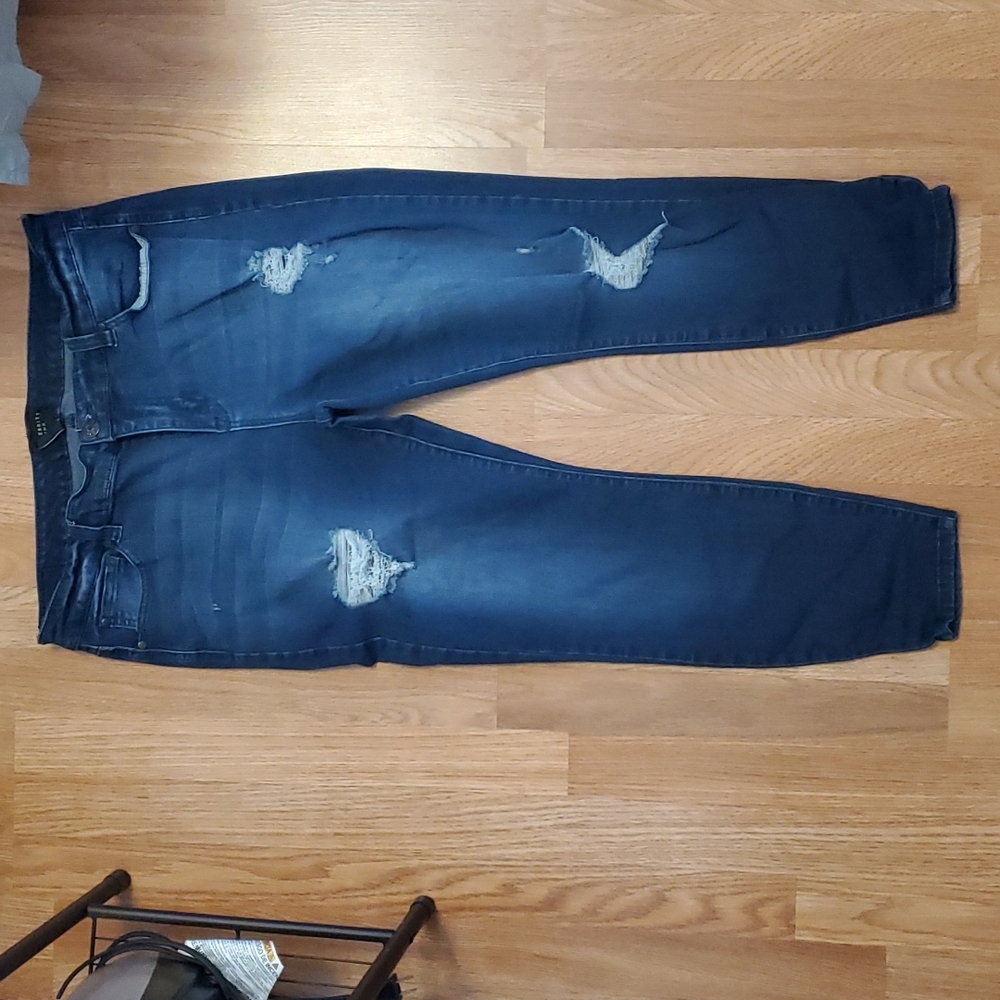 Celebrity Pink Mid-rise ankle skinny jean